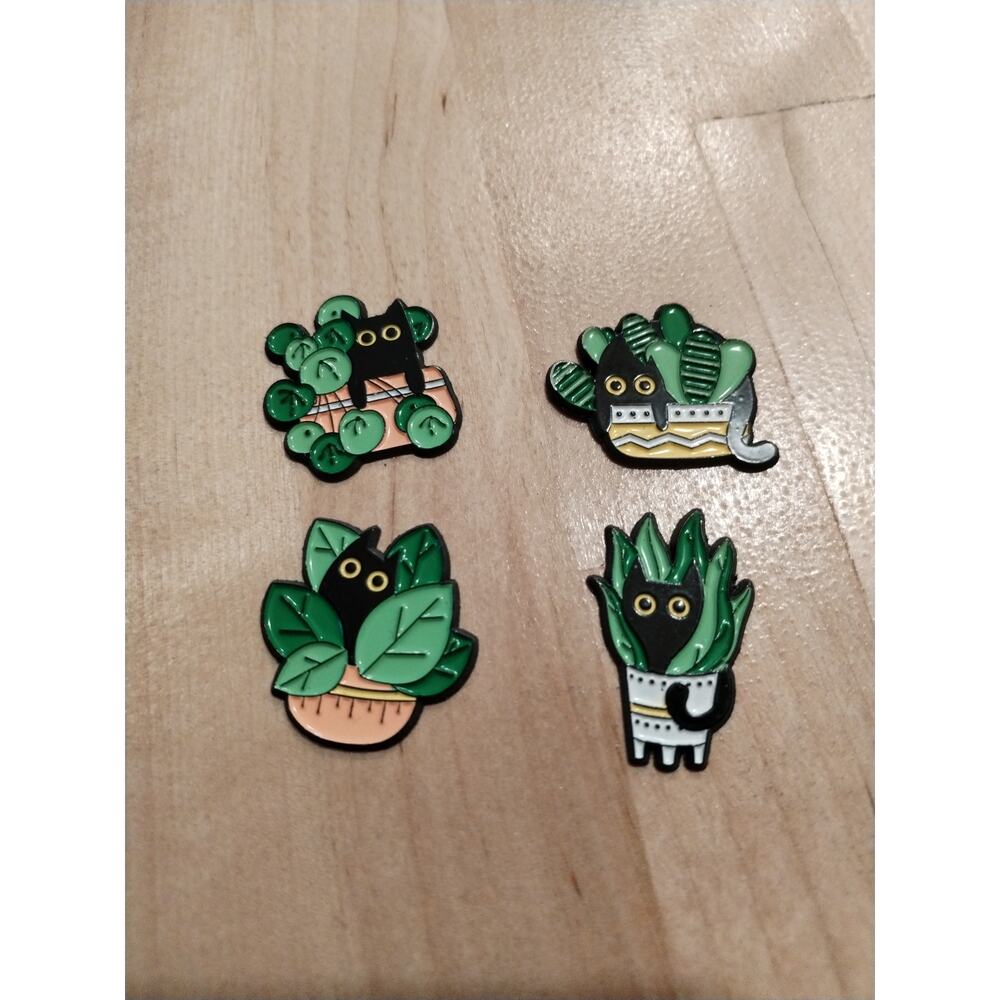 Golf Ball Markers (set of 4 black cat markers)